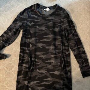 ✨ Athleta Casual Balance Camo Lux Dress – Size M – Black Camo